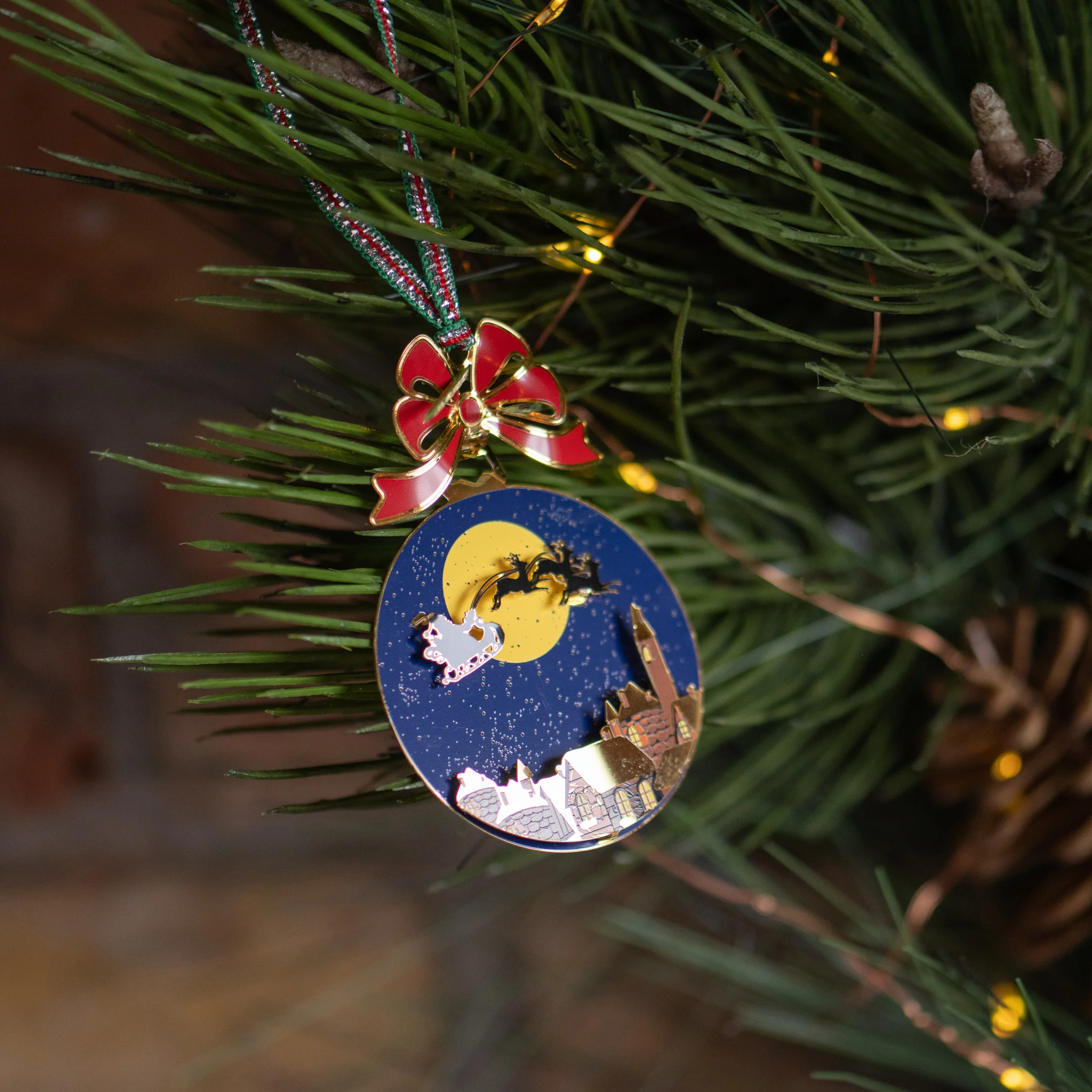 Gold Plated Santa Sleigh Christmas Tree Decoration - Image 2
