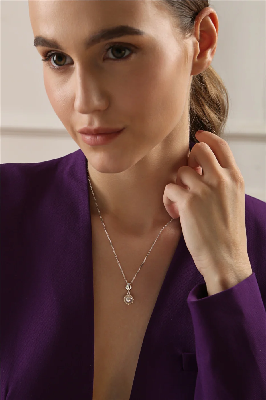 Pearl Leaf Pendant - Image 2