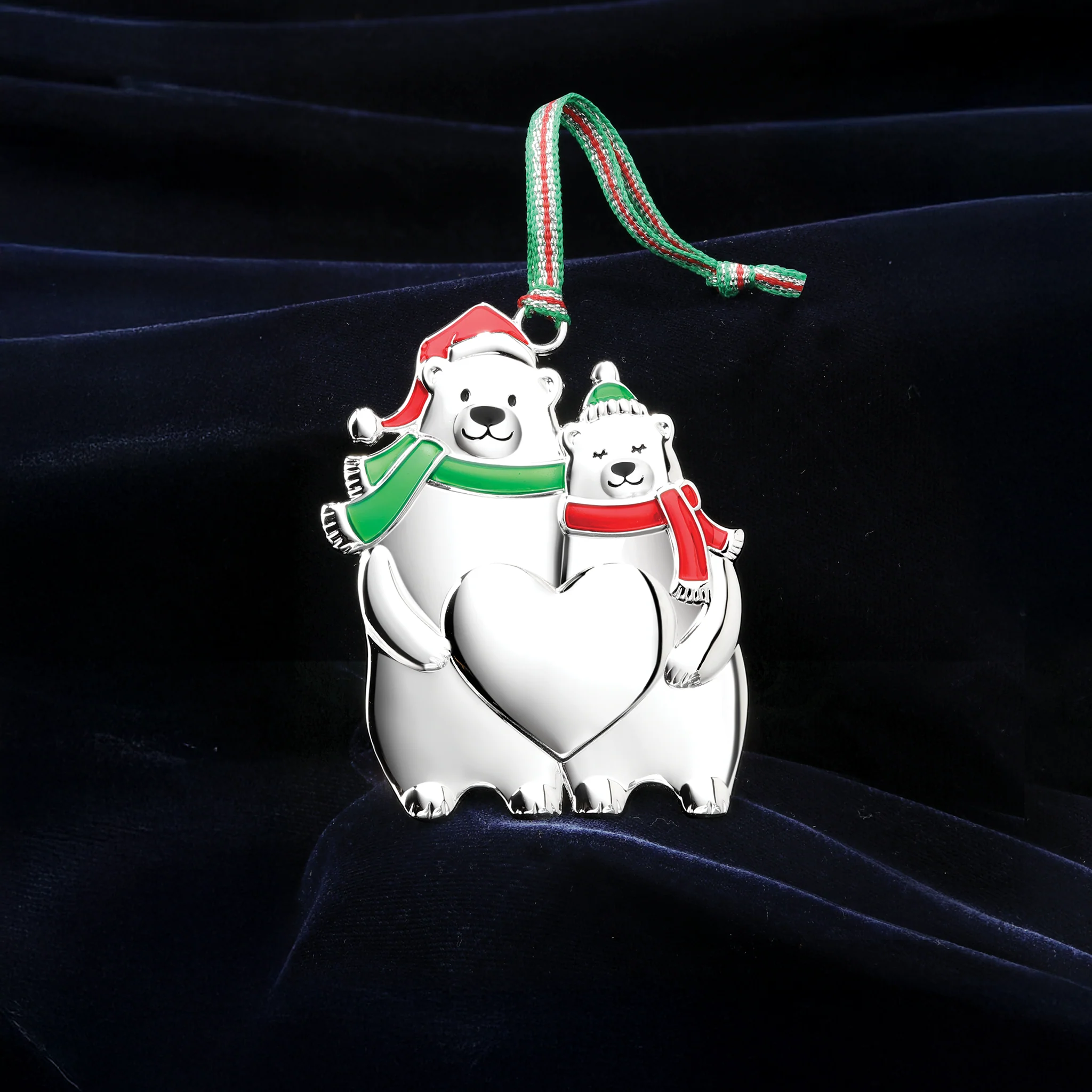 Polar Bear Couple Christmas Tree Decoration - Image 2